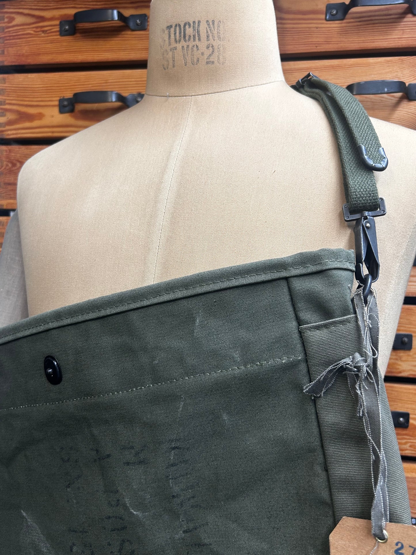 Compact Messenger Bag No. 276